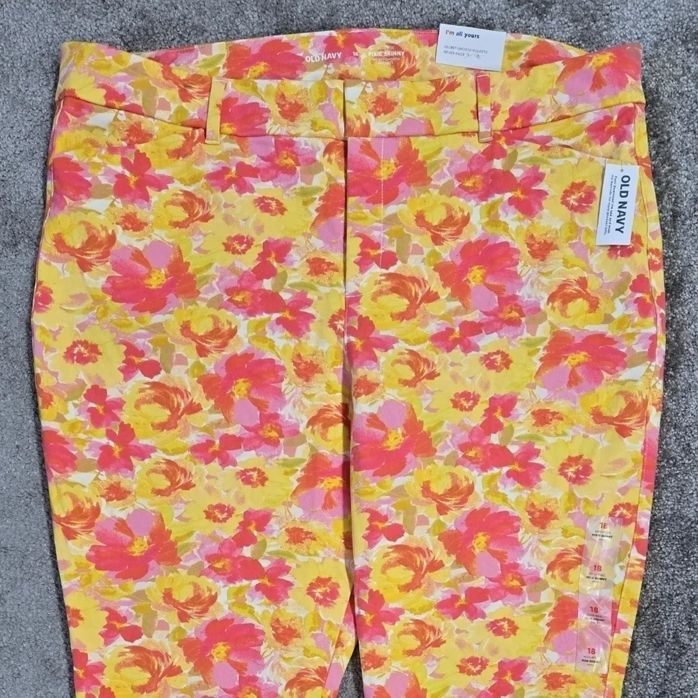 Old Navy NWT High Rise Pixie Ankle Skinny Pant Pink Yellow Floral Romantic FLAW